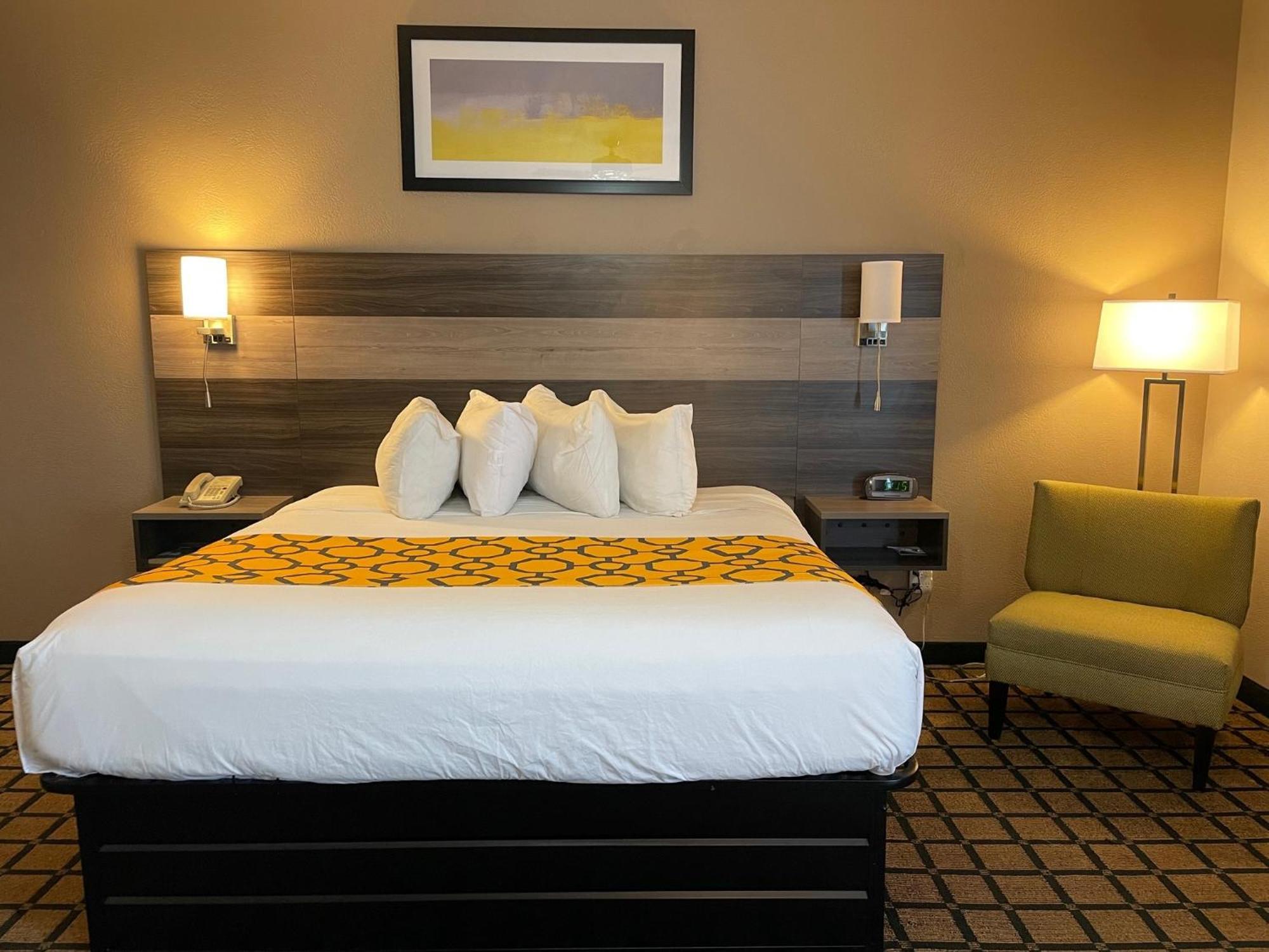 Baymont By Wyndham West Plains Hotel Екстериор снимка
