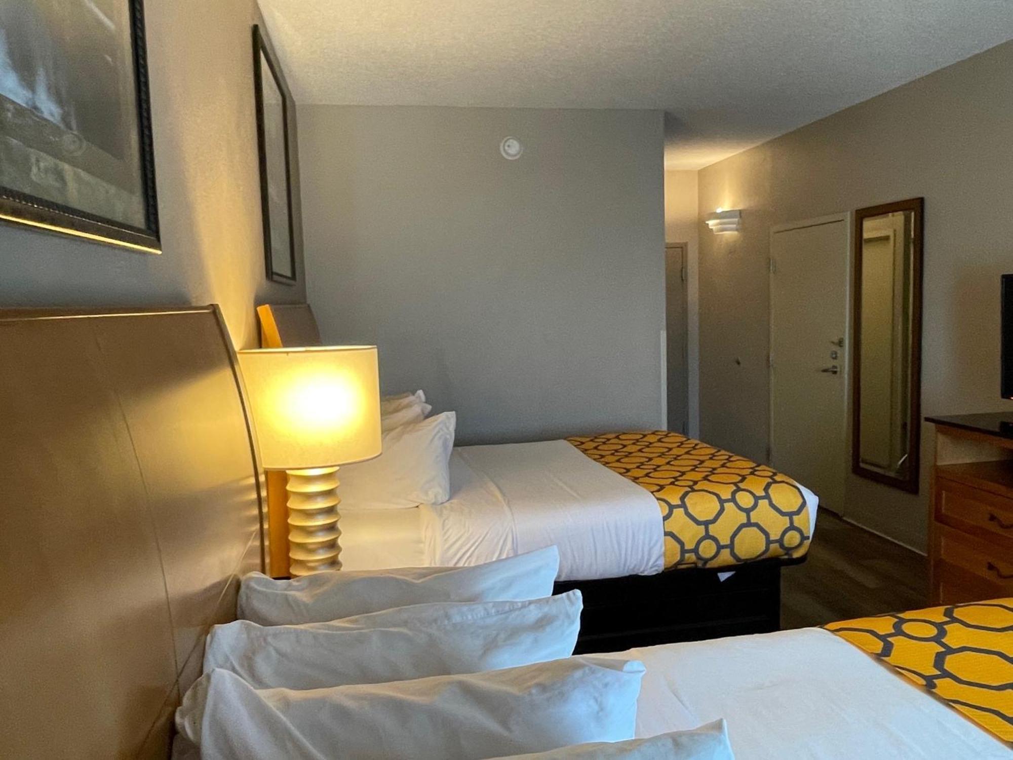 Baymont By Wyndham West Plains Hotel Екстериор снимка