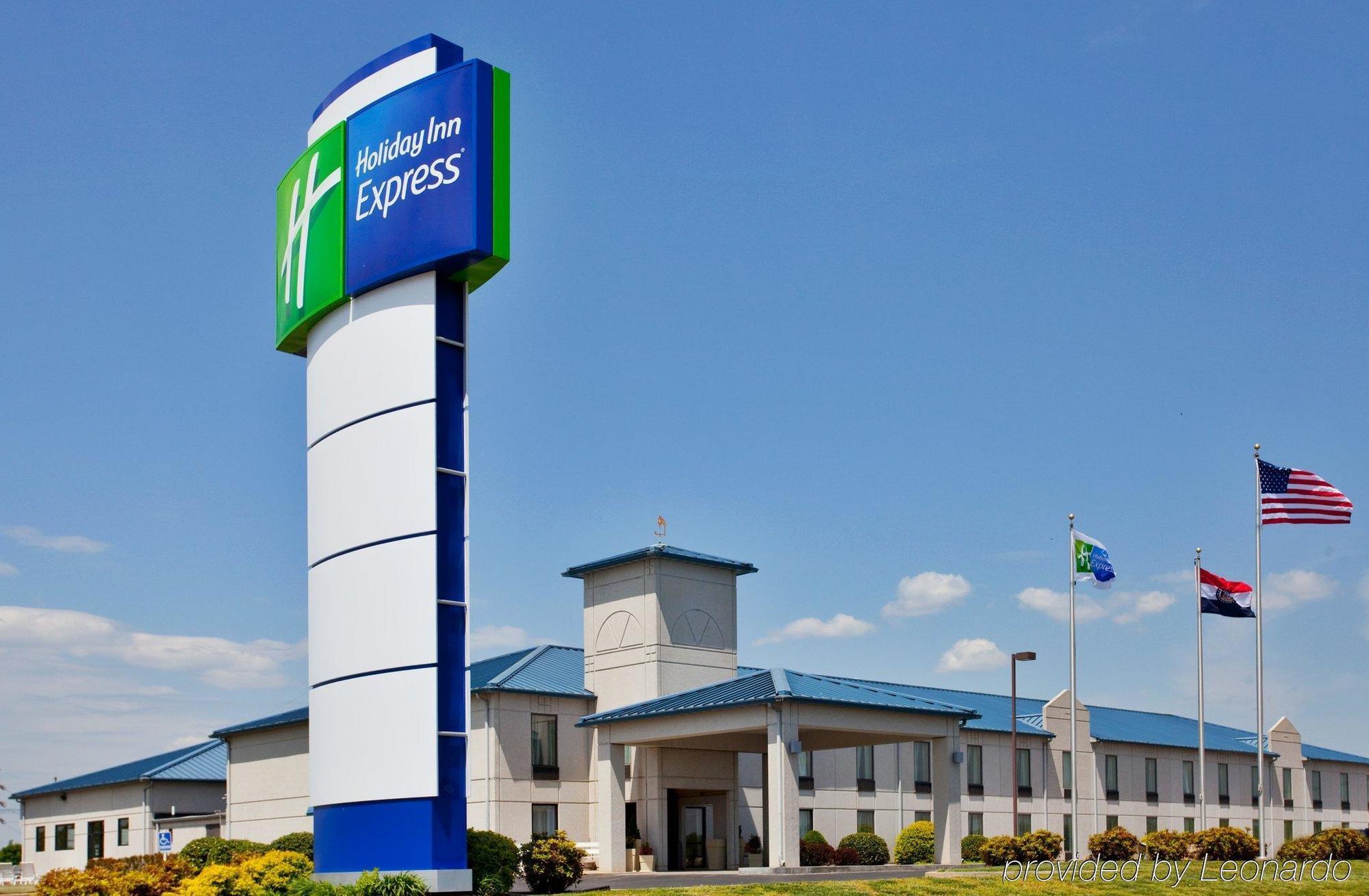 Baymont By Wyndham West Plains Hotel Екстериор снимка