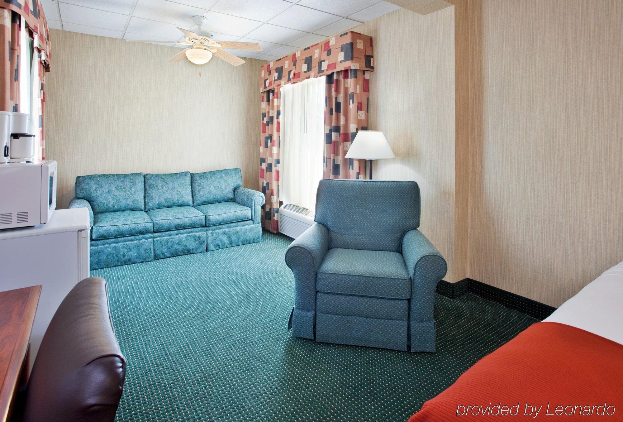 Baymont By Wyndham West Plains Hotel Стая снимка