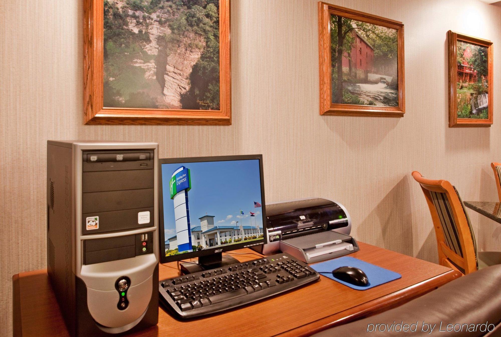 Baymont By Wyndham West Plains Hotel Стая снимка