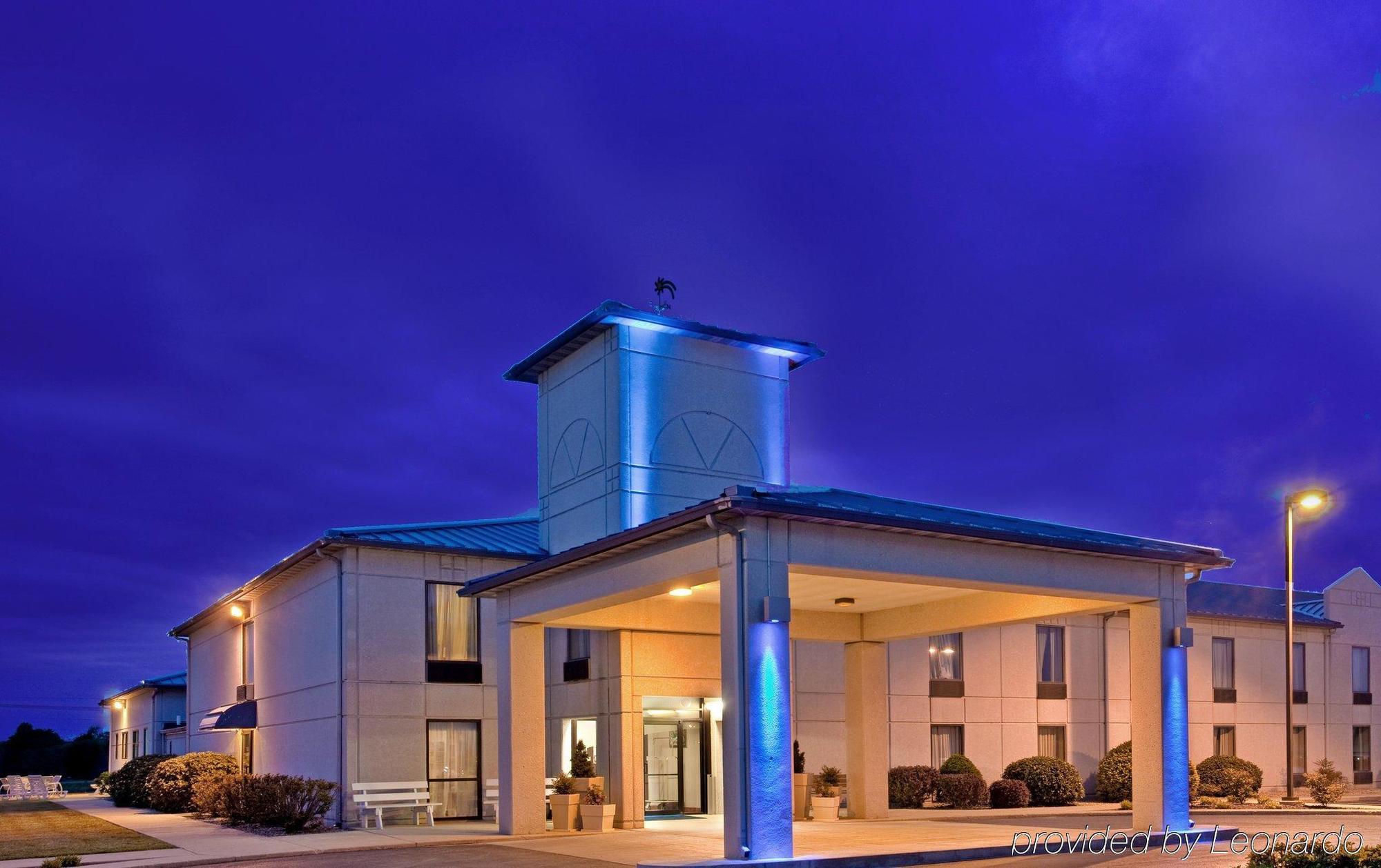Baymont By Wyndham West Plains Hotel Екстериор снимка