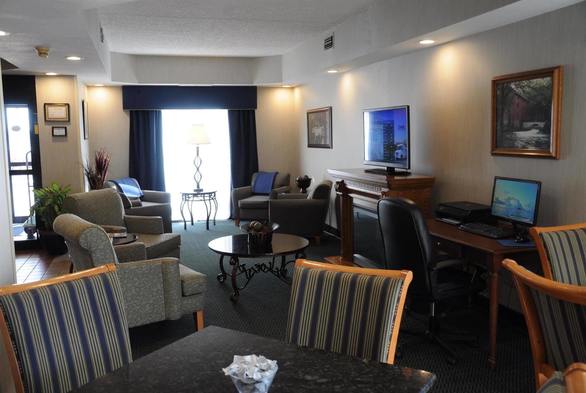 Baymont By Wyndham West Plains Hotel Екстериор снимка