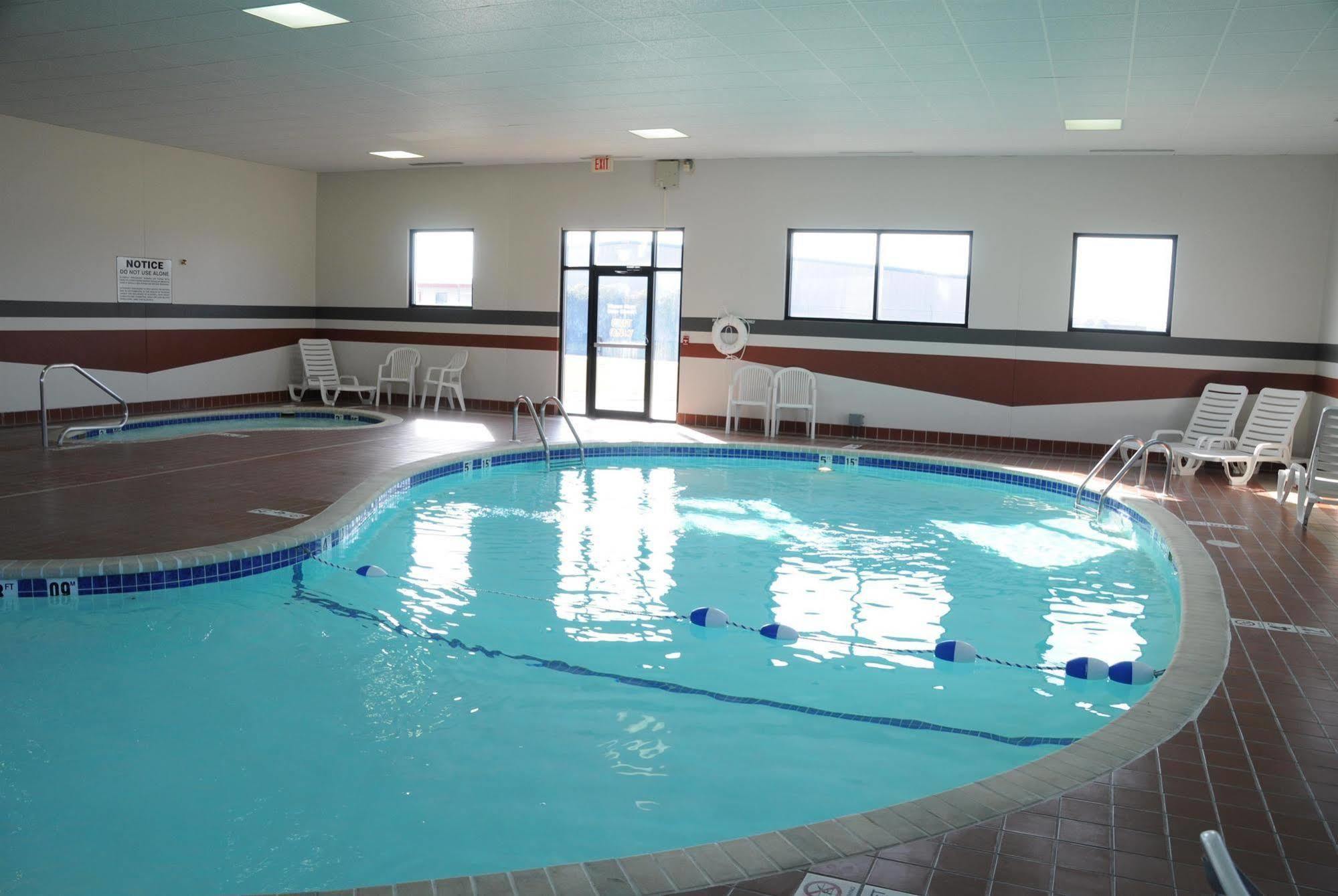 Baymont By Wyndham West Plains Hotel Екстериор снимка